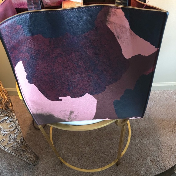 Handbag - Picture 2 of 4